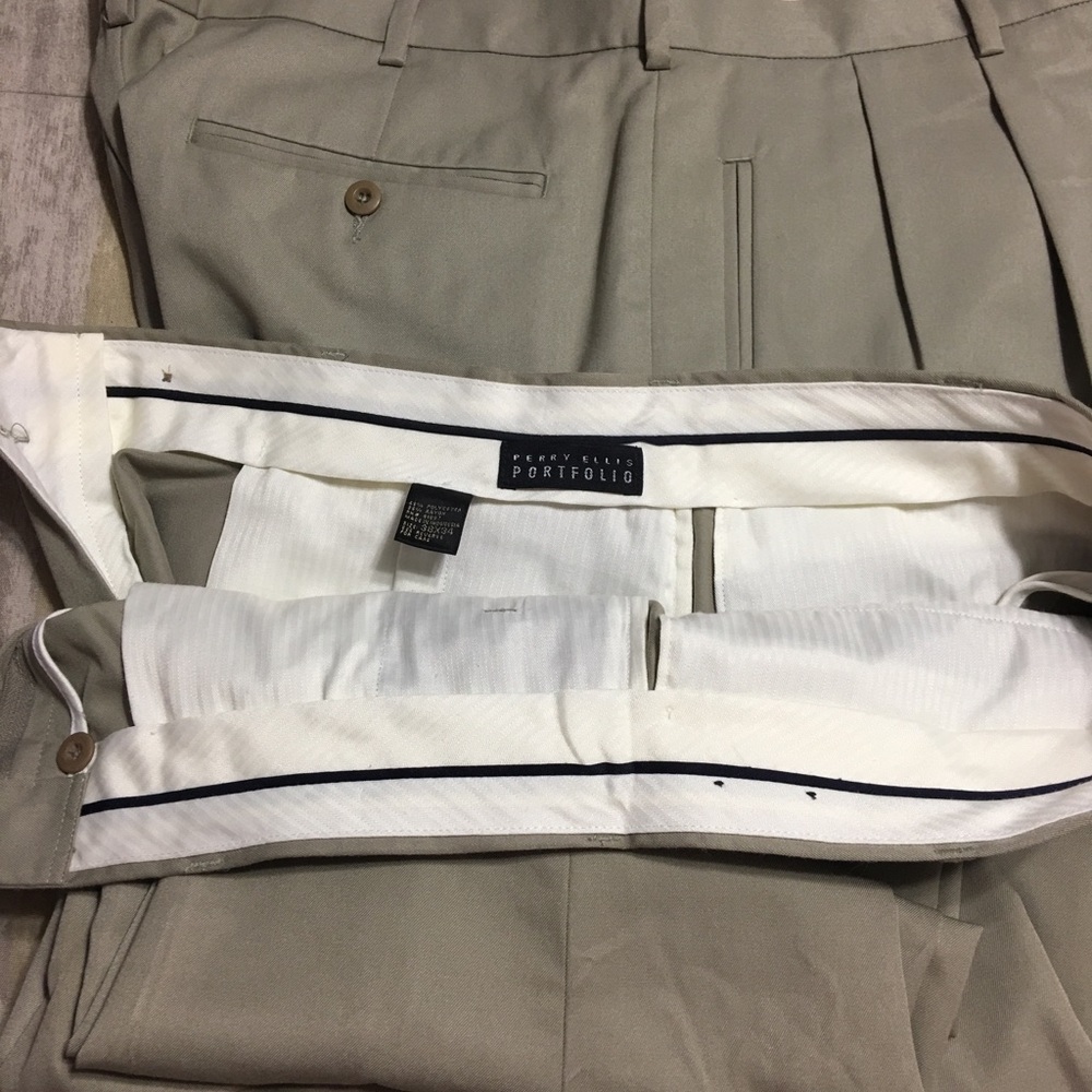 Men’s Dress Pants - Perry Ellis - 38 x 34 - Picture 2 of 3